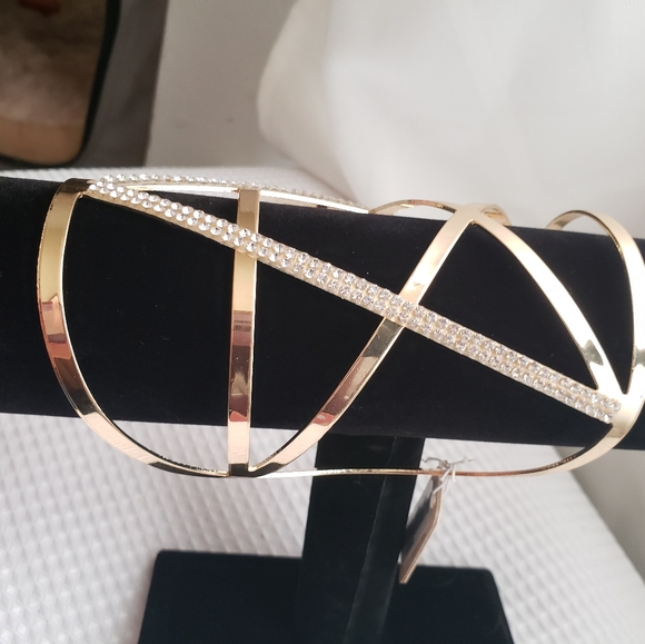 Rhinestone Embelished Cutout Cuff Bracelet - Picture 3 of 4